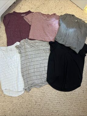 Women’s t shirt bundle! 6 tops total!